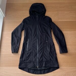 Lululemon lightweight rain jacket